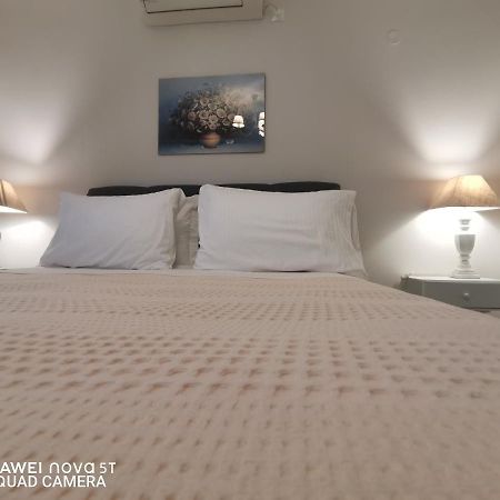 Nely'S Luxury Home นีดรี ภายนอก รูปภาพ