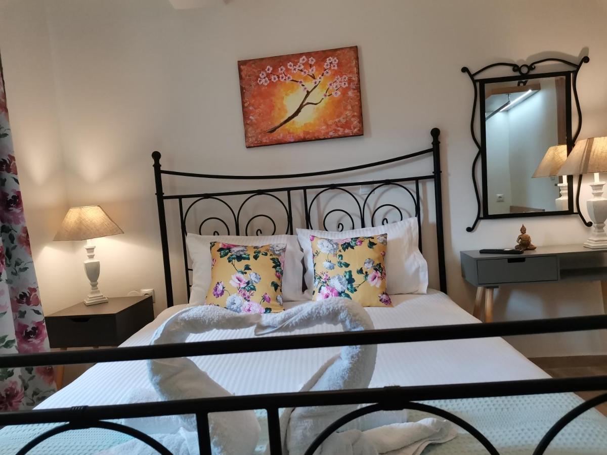 Nely'S Luxury Home นีดรี ภายนอก รูปภาพ