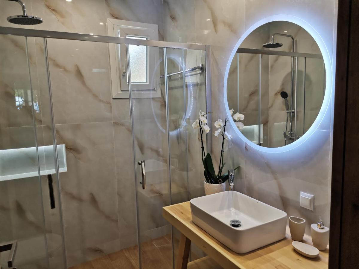 Nely'S Luxury Home นีดรี ภายนอก รูปภาพ