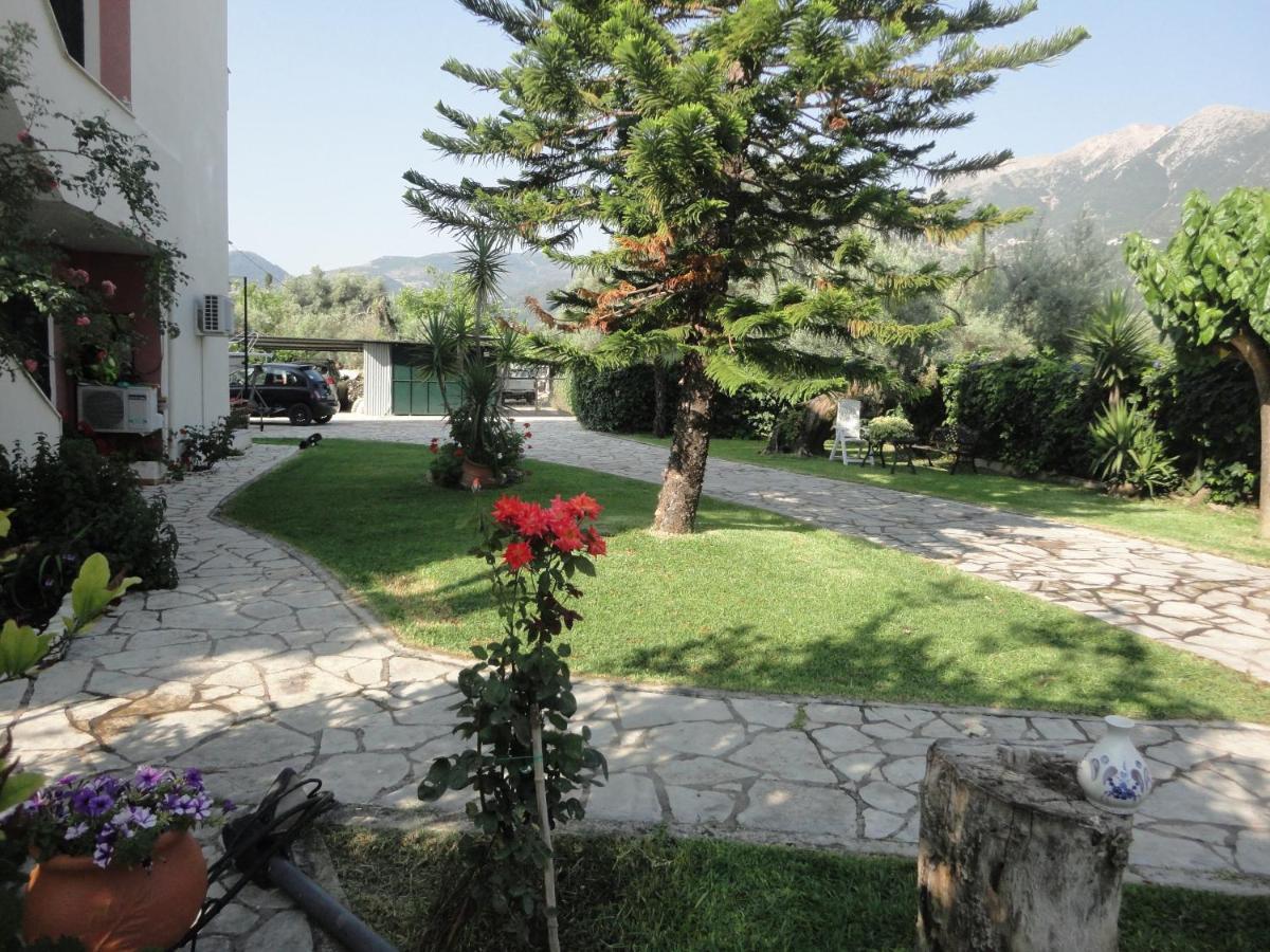Nely'S Luxury Home นีดรี ภายนอก รูปภาพ