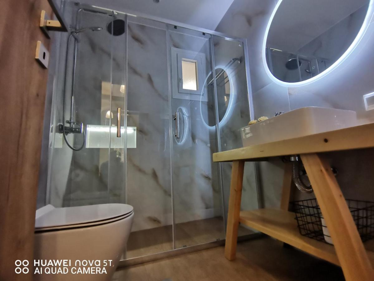 Nely'S Luxury Home นีดรี ภายนอก รูปภาพ